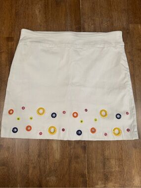 ATTYRE New York White Skort Size 6 Colorful Grommet Detail